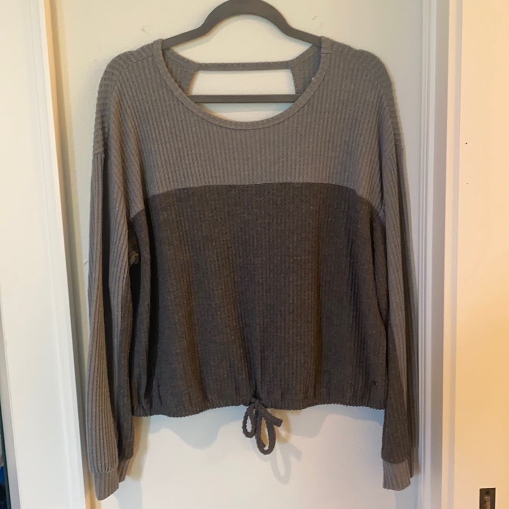 Hollister top